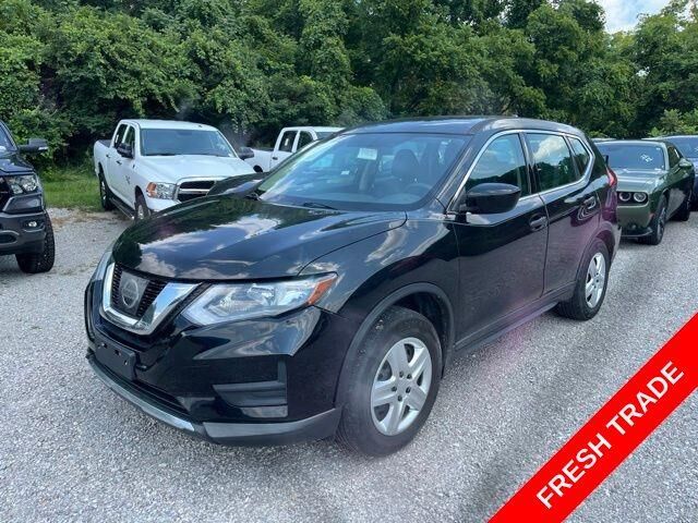 2017 Nissan Rogue S — photo 1 of 26