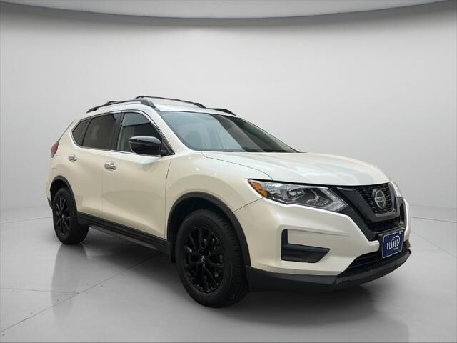 2018 Nissan Rogue SV — photo 1 of 13