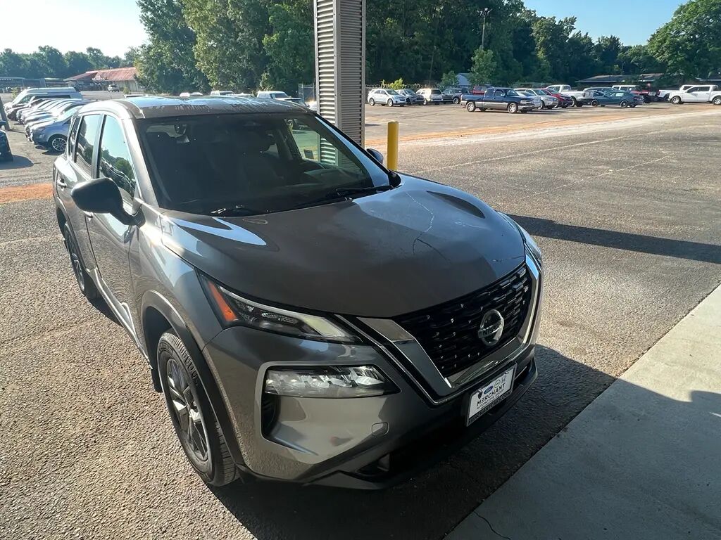 2021 Nissan Rogue S — photo 1 of 37