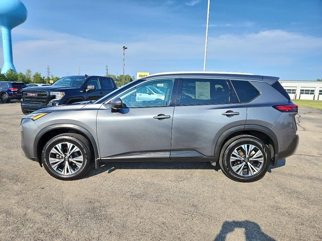 2021 Nissan Rogue SV — photo 1 of 2