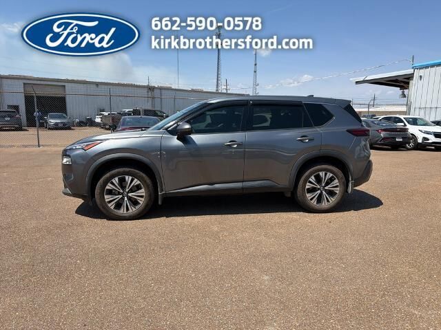 2021 Nissan Rogue SV — photo 1 of 1