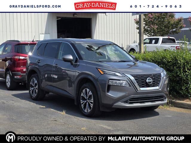 2021 Nissan Rogue SV — photo 1 of 33