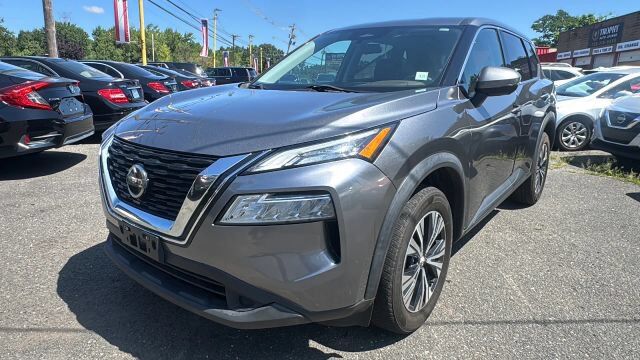 2021 Nissan Rogue SV — photo 1 of 8