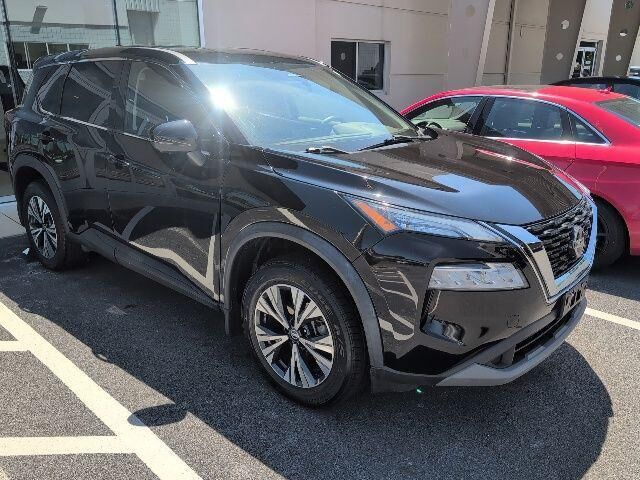 2021 Nissan Rogue SV — photo 1 of 2