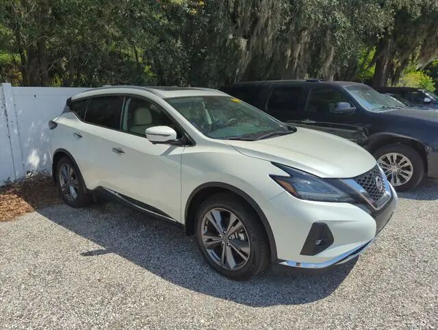 2023 Nissan Murano Platinum — photo 1 of 5