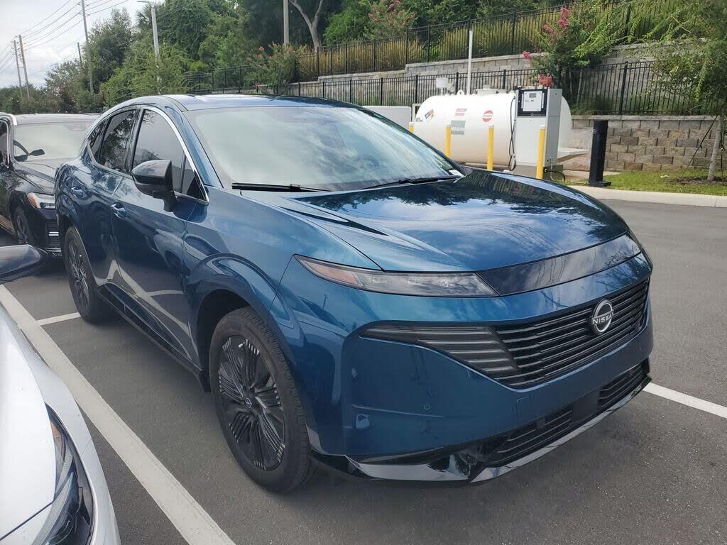 2025 Nissan Murano Platinum — photo 1 of 28