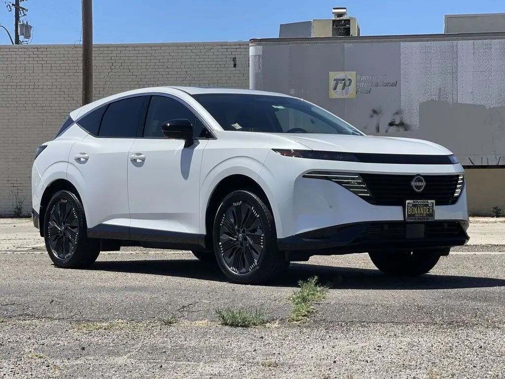 2025 Nissan Murano Platinum — photo 1 of 13