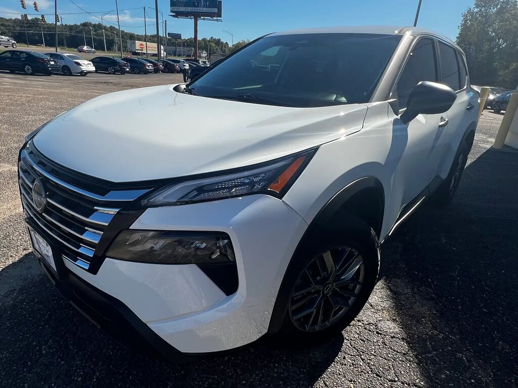 2025 Nissan Rogue S — photo 1 of 13