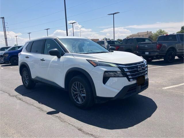 2024 Nissan Rogue S — photo 1 of 4