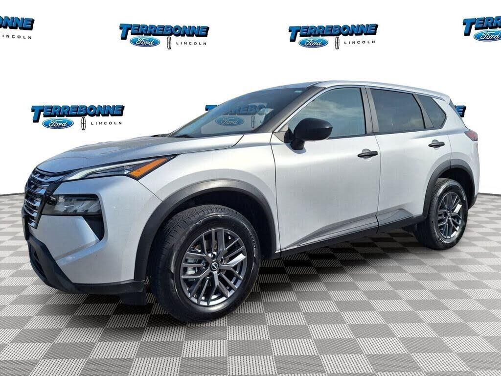 2024 Nissan Rogue S — photo 1 of 1