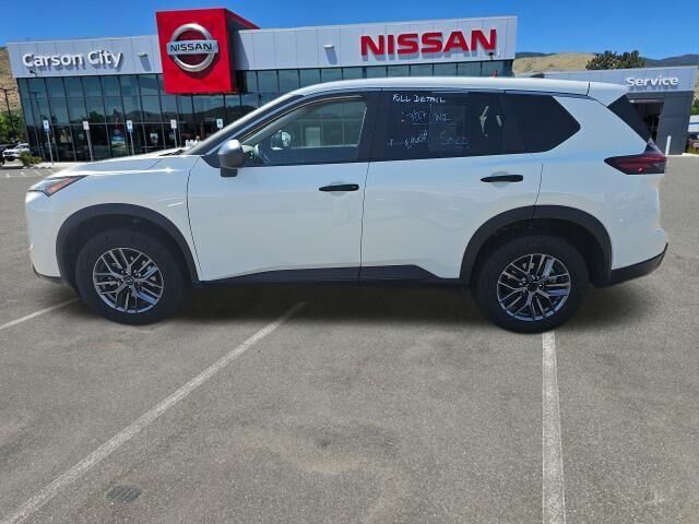 2024 Nissan Rogue S — photo 1 of 8