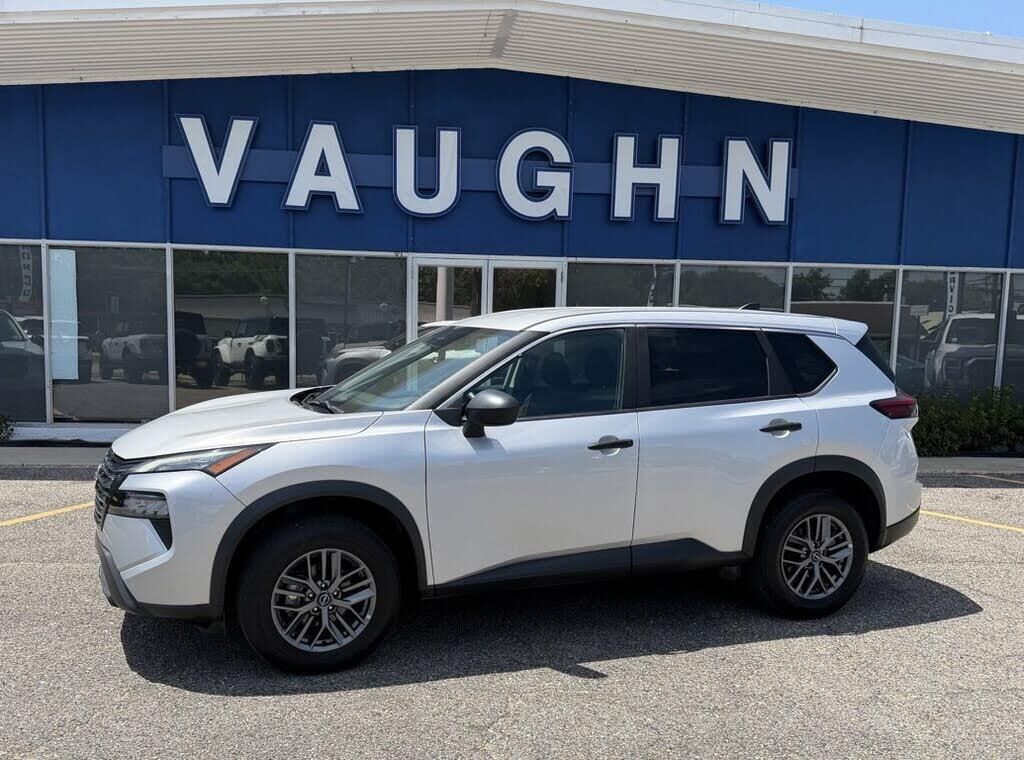 2024 Nissan Rogue S — photo 1 of 1