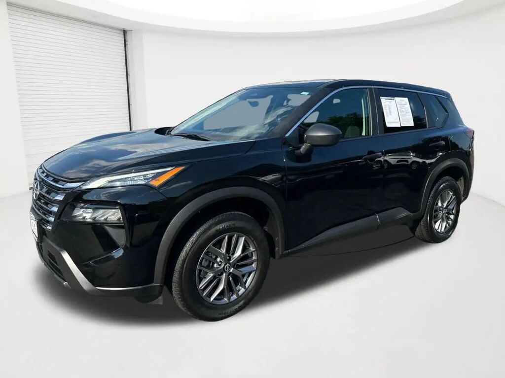 2024 Nissan Rogue S — photo 1 of 13