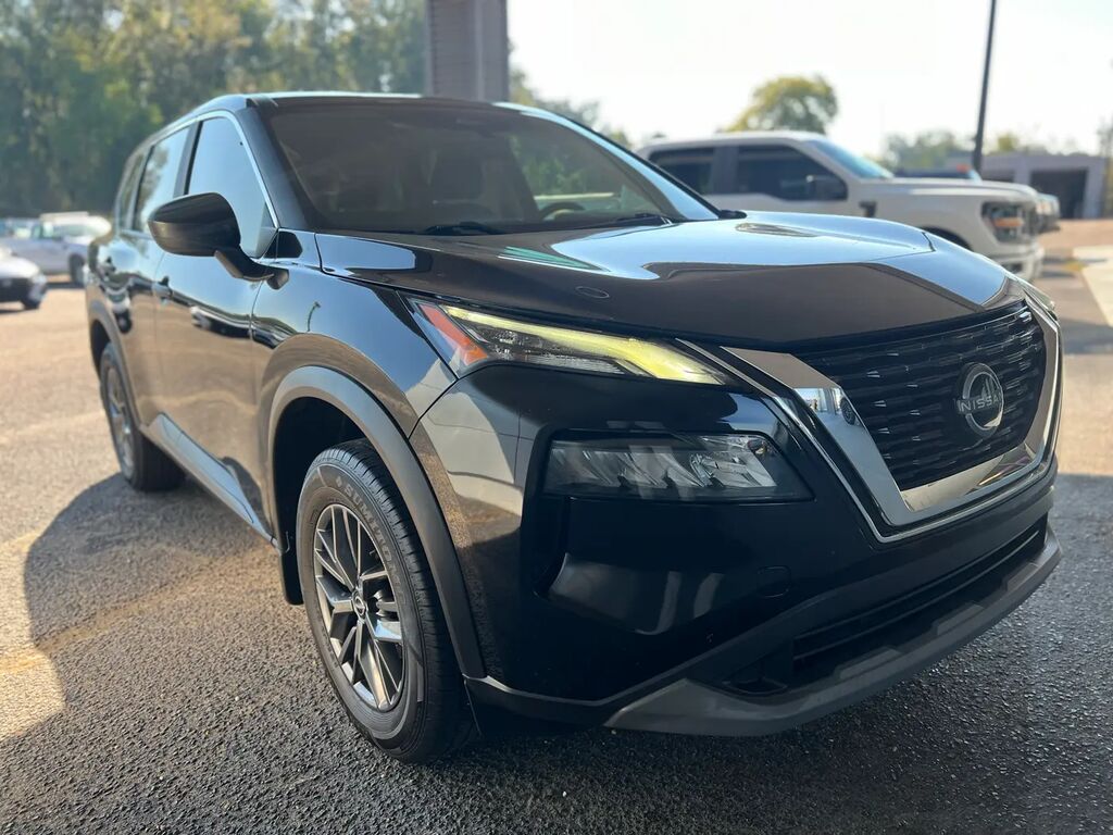 2023 Nissan Rogue S — photo 1 of 13