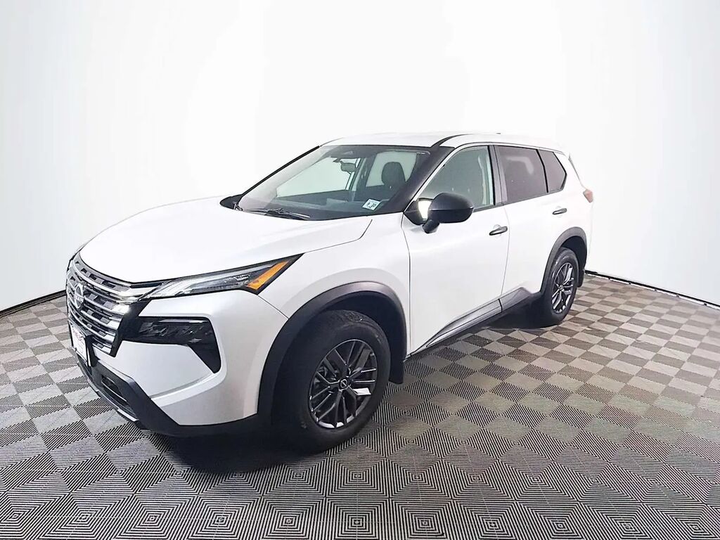 2025 Nissan Rogue S — photo 1 of 13