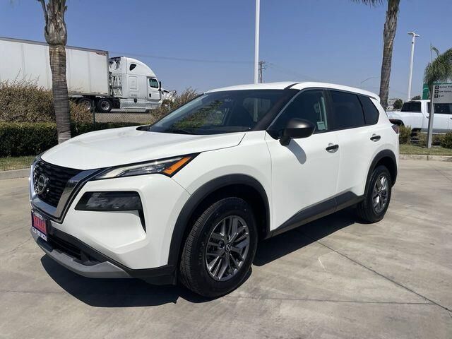 2023 Nissan Rogue S — photo 1 of 13