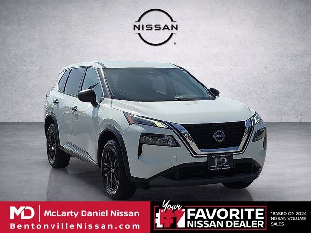 2022 Nissan Rogue S — photo 1 of 13