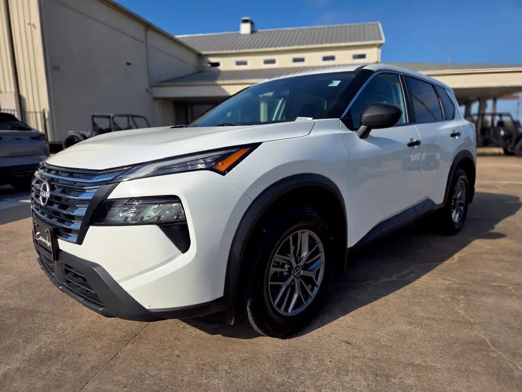 2024 Nissan Rogue S — photo 1 of 13