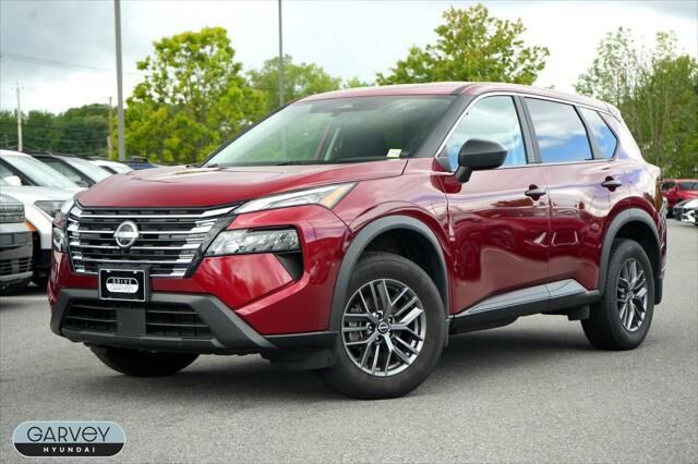 2025 Nissan Rogue S — photo 1 of 15