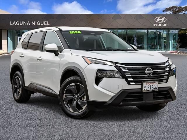 2024 Nissan Rogue SV — photo 1 of 13