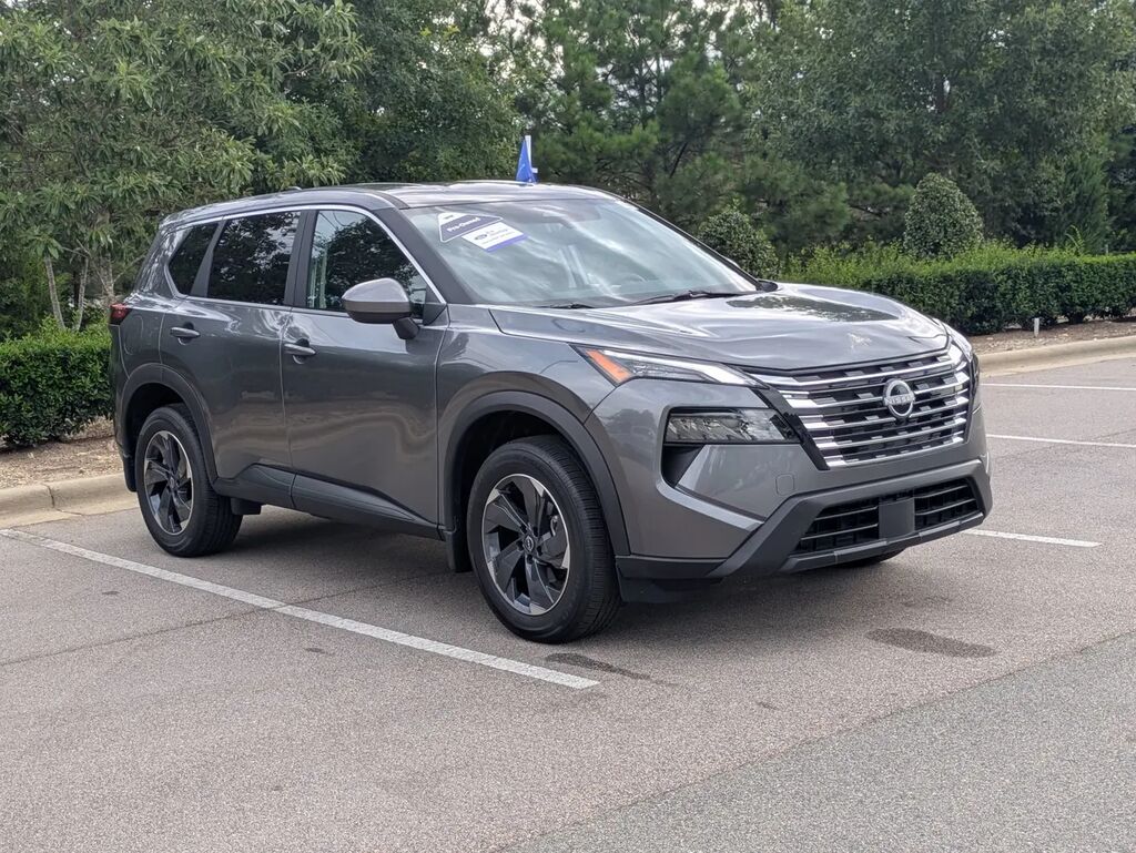 2026 Nissan Rogue SV — photo 1 of 13
