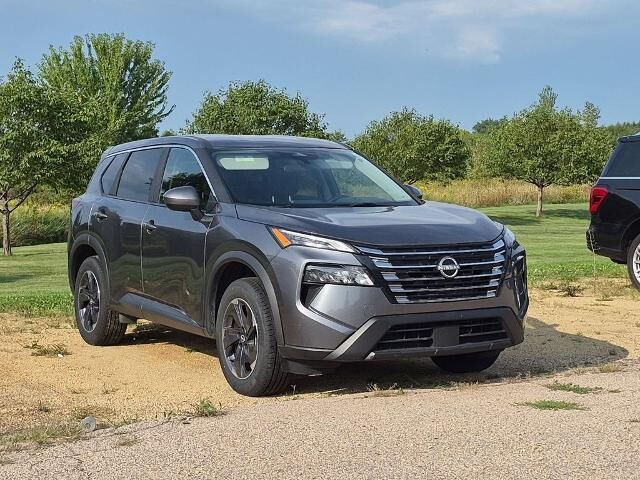 2025 Nissan Rogue SV — photo 1 of 13