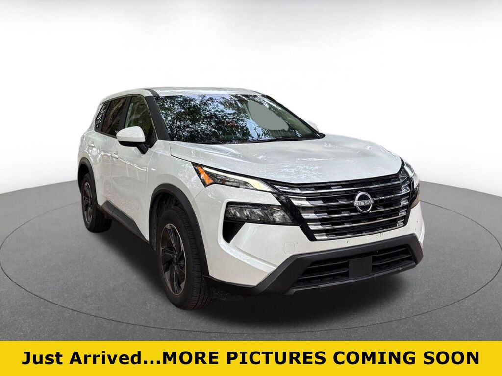 2025 Nissan Rogue SV — photo 1 of 12