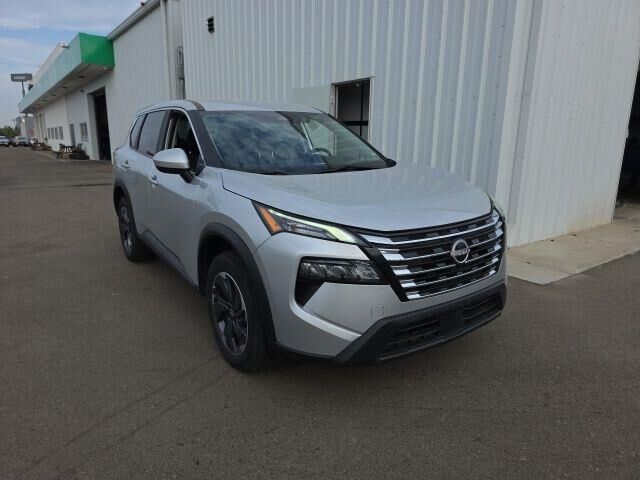 2025 Nissan Rogue SV — photo 1 of 23