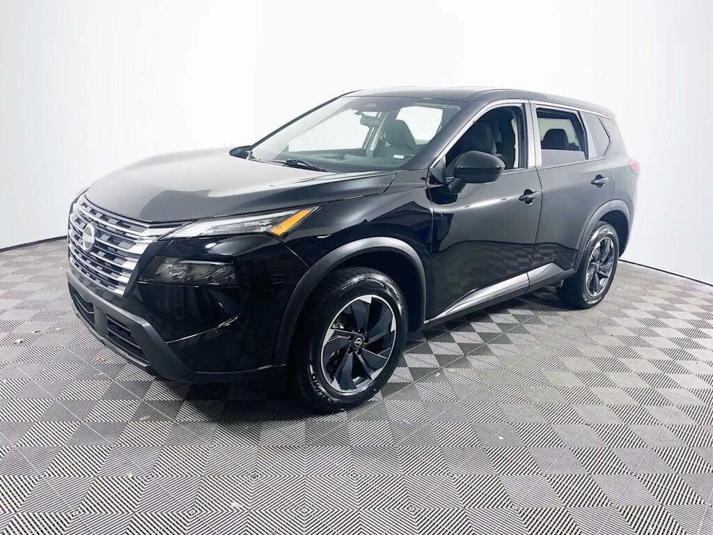 2024 Nissan Rogue SV — photo 1 of 13