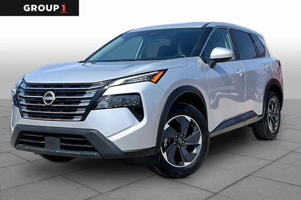 2024 Nissan Rogue SV — photo 1 of 12