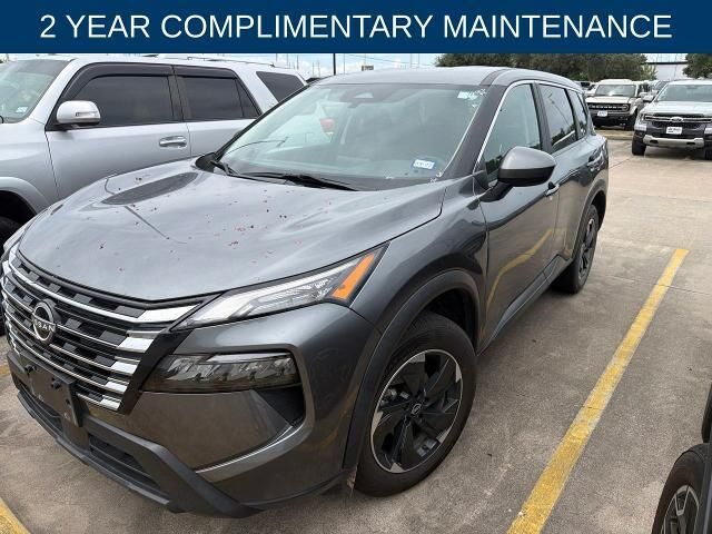 2024 Nissan Rogue SV — photo 1 of 8