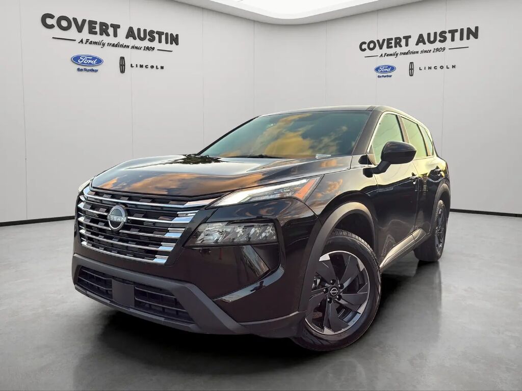 2025 Nissan Rogue SV — photo 1 of 13