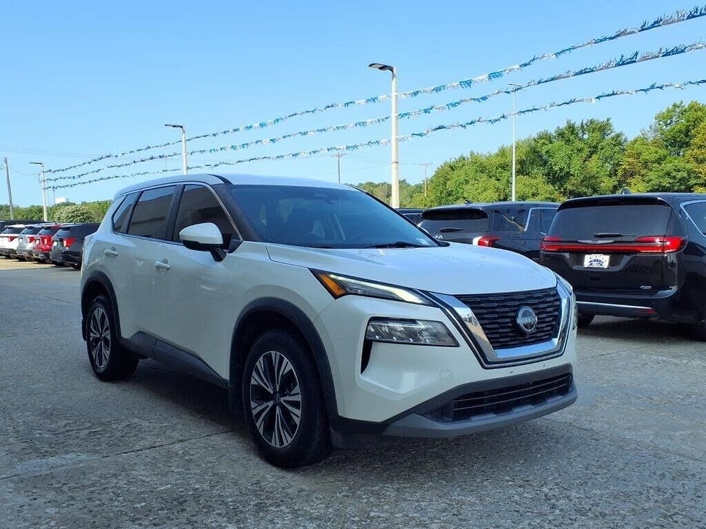 2022 Nissan Rogue SV — photo 1 of 1