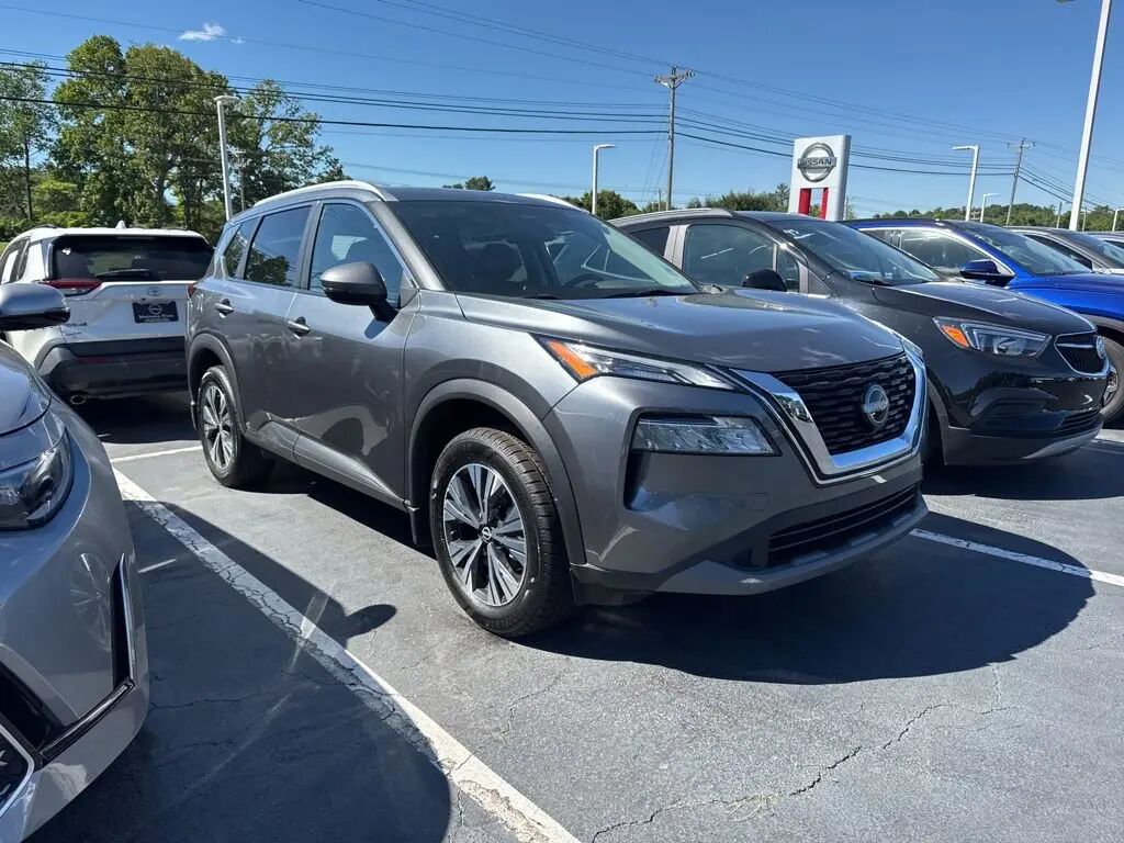 2022 Nissan Rogue SV — photo 1 of 2
