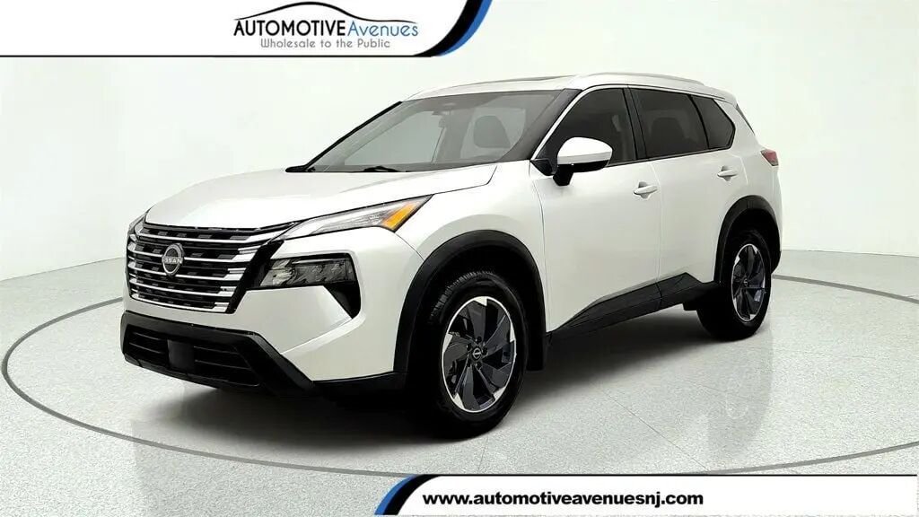 2025 Nissan Rogue SV — photo 1 of 26