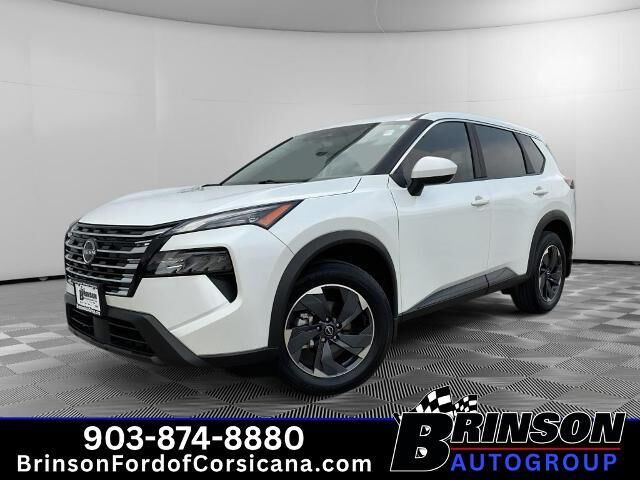 2025 Nissan Rogue SV — photo 1 of 13