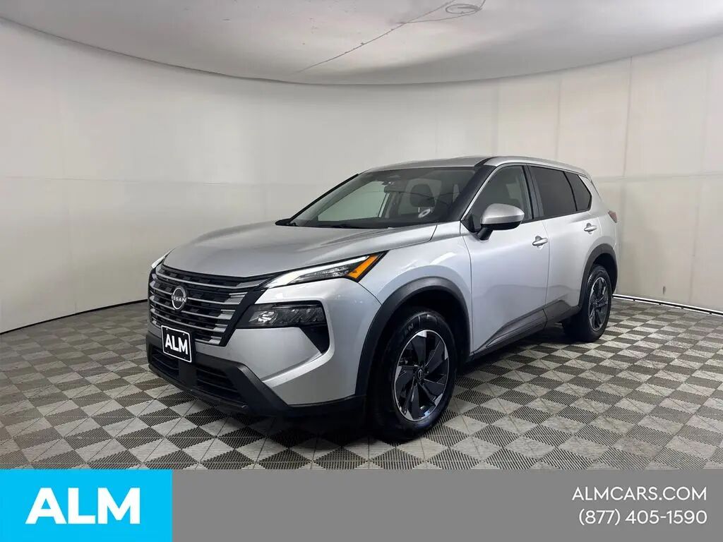 2025 Nissan Rogue SV — photo 1 of 10