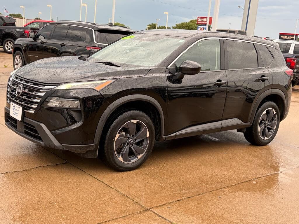2024 Nissan Rogue SV — photo 1 of 1