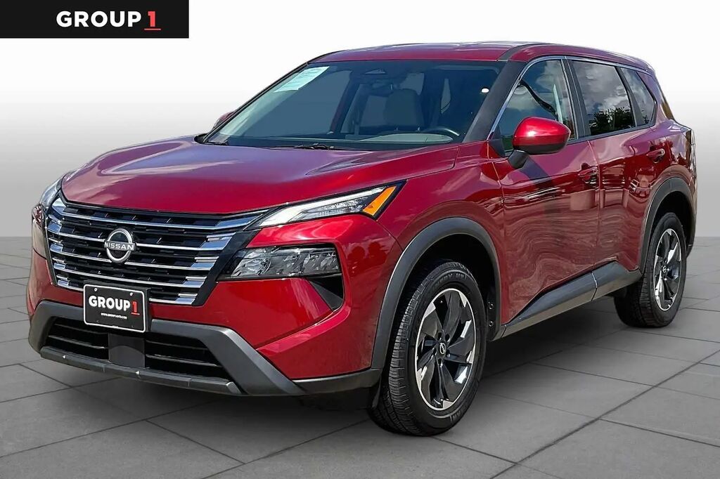 2025 Nissan Rogue SV — photo 1 of 12