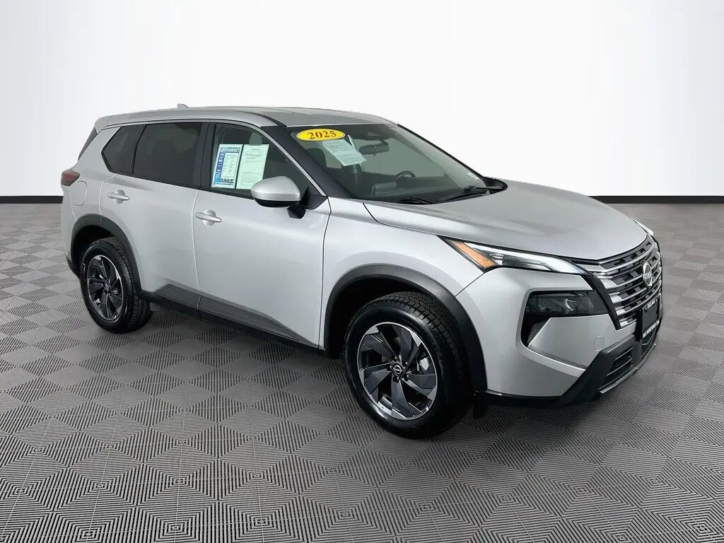 2025 Nissan Rogue SV — photo 1 of 13