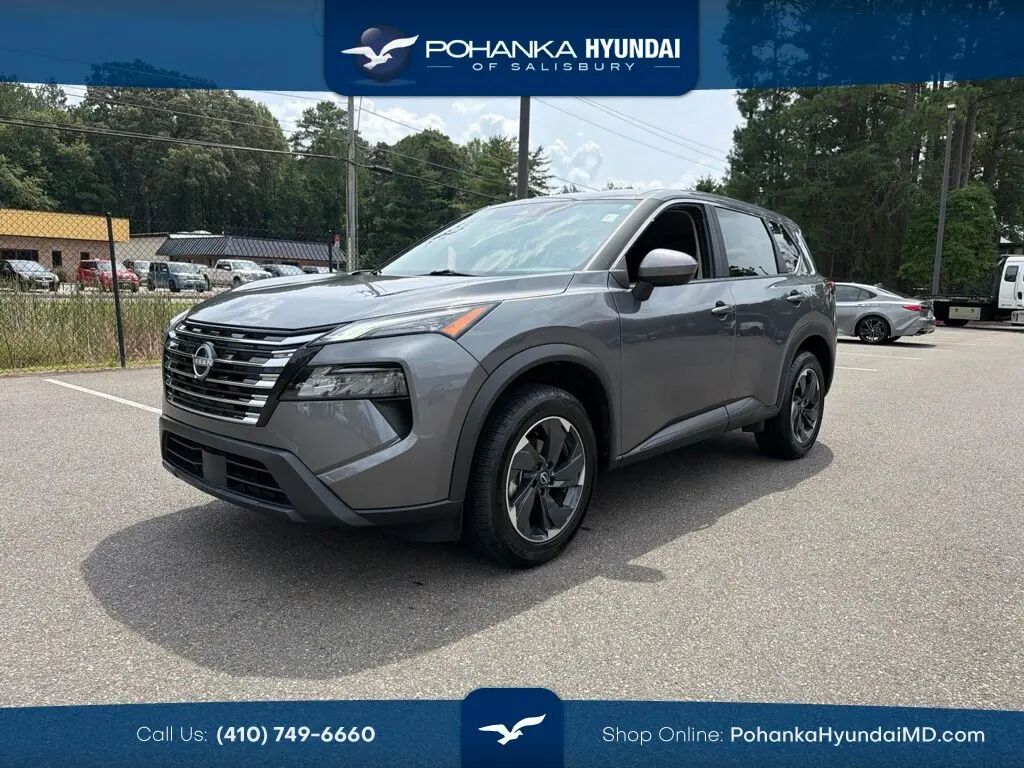 2025 Nissan Rogue SV — photo 1 of 13