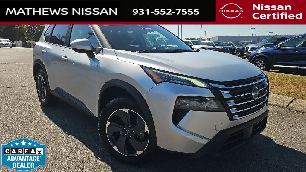 2025 Nissan Rogue SV — photo 1 of 13