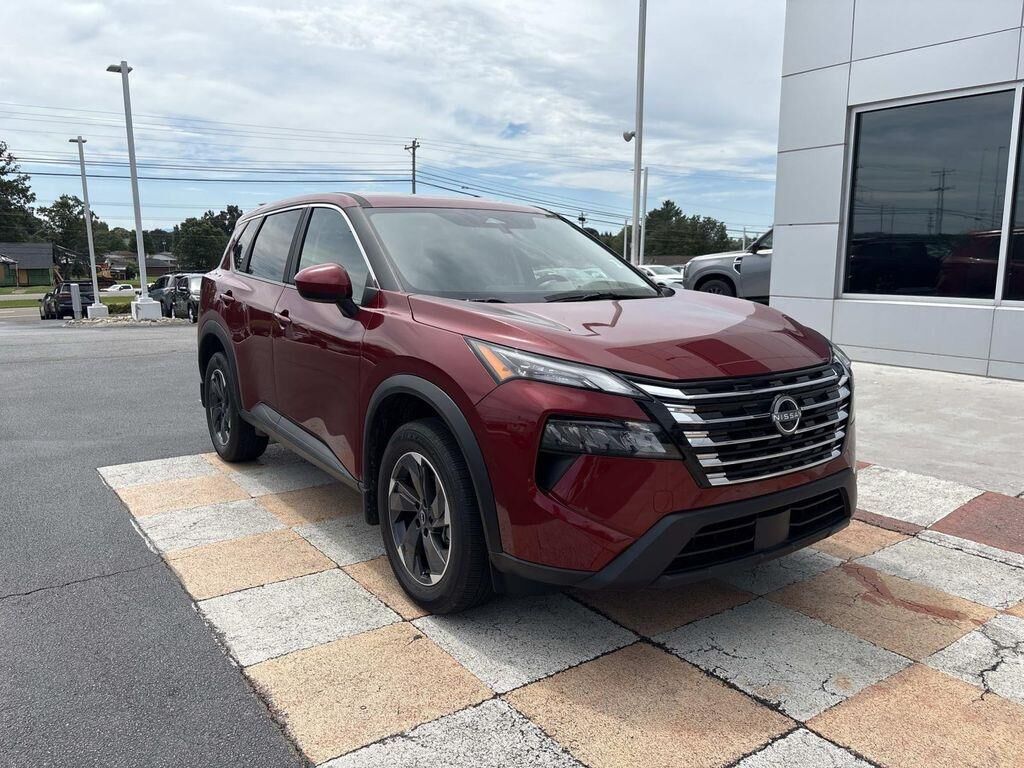 2025 Nissan Rogue SV — photo 1 of 13