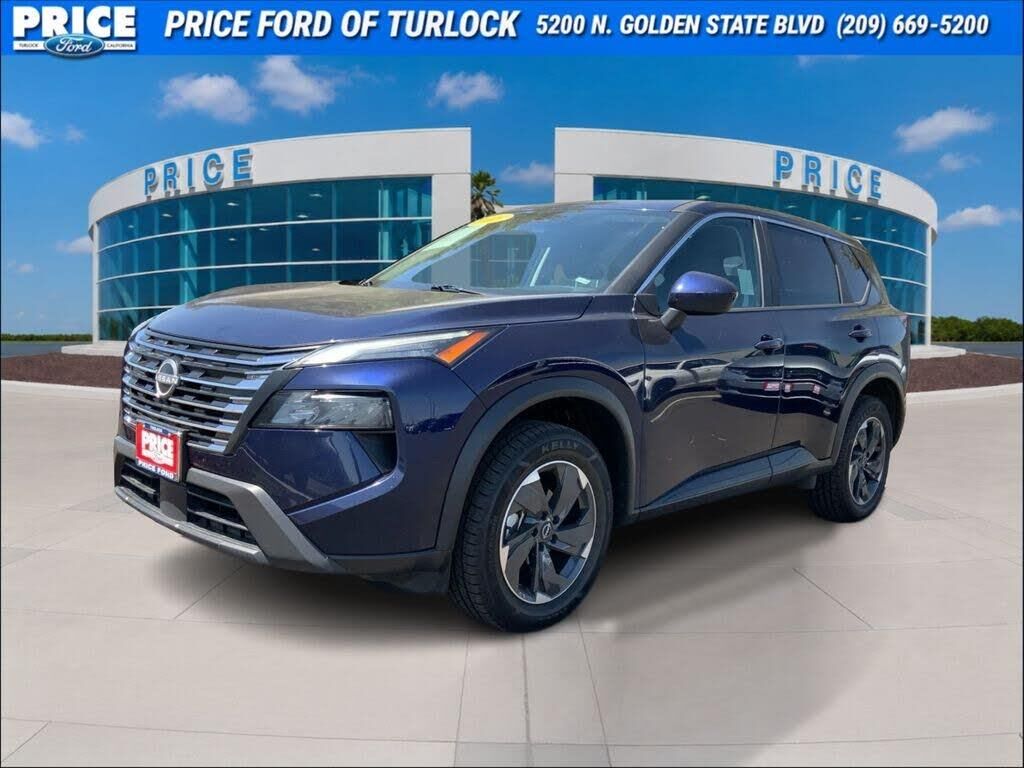2025 Nissan Rogue SV — photo 1 of 1
