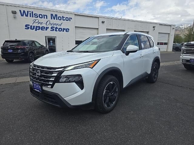 2025 Nissan Rogue SV — photo 1 of 26