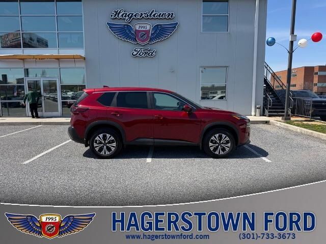 2023 Nissan Rogue SV — photo 1 of 13