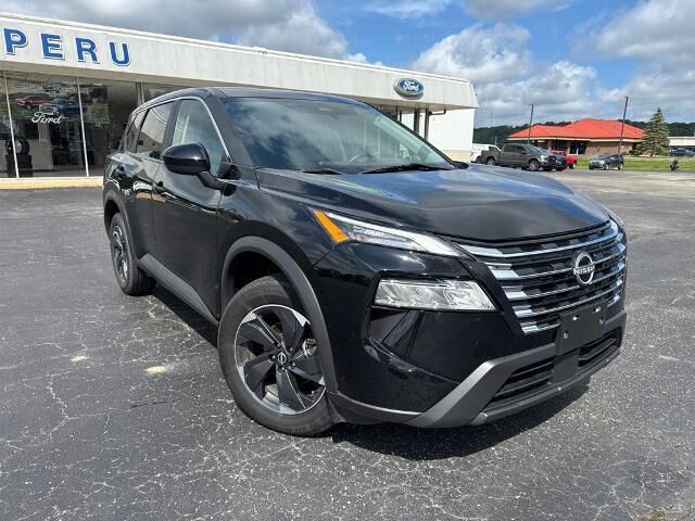 2024 Nissan Rogue SV — photo 1 of 39
