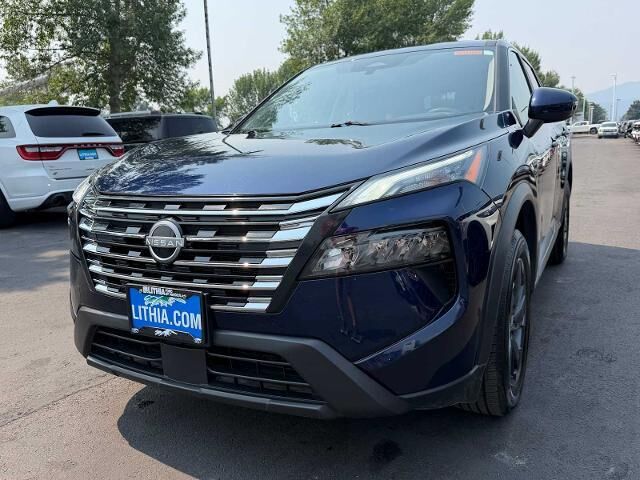 2025 Nissan Rogue SV — photo 1 of 26