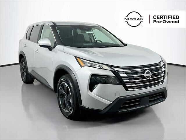 2025 Nissan Rogue SV — photo 1 of 13