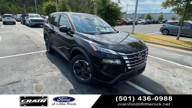 2024 Nissan Rogue SV — photo 1 of 10